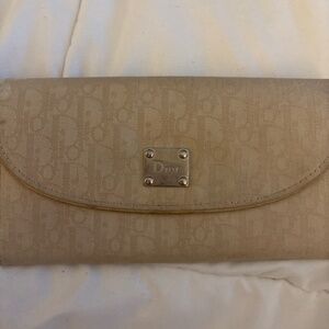 Dior wallet